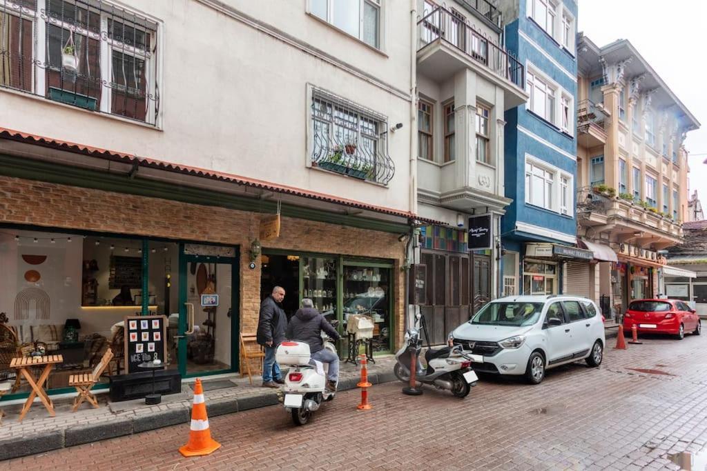Historic Unique Town House Golden Horn Apartament